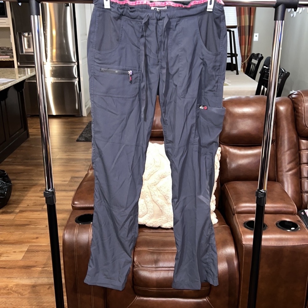 Women’s koi small regular slim fit peace pant.